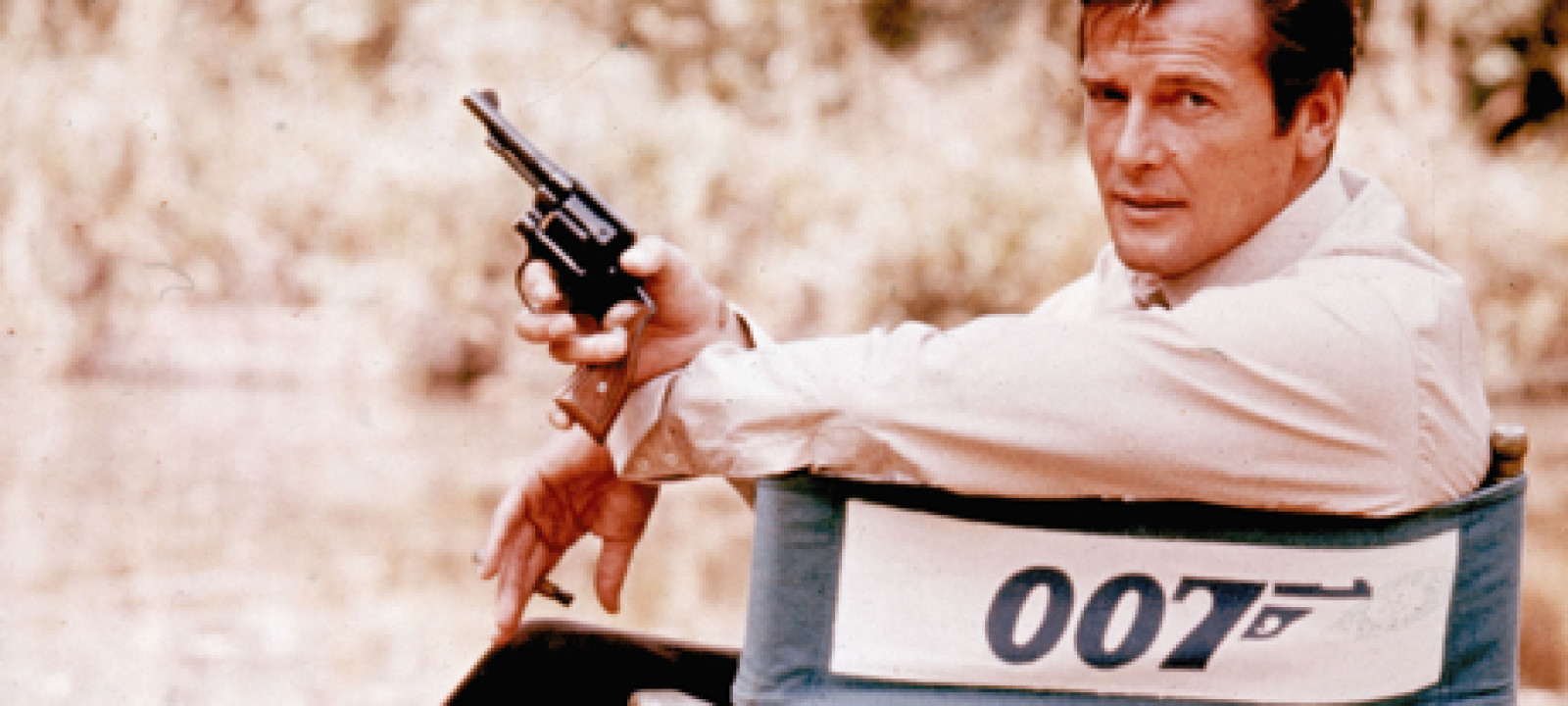 Filmes 007 com Roger Moore